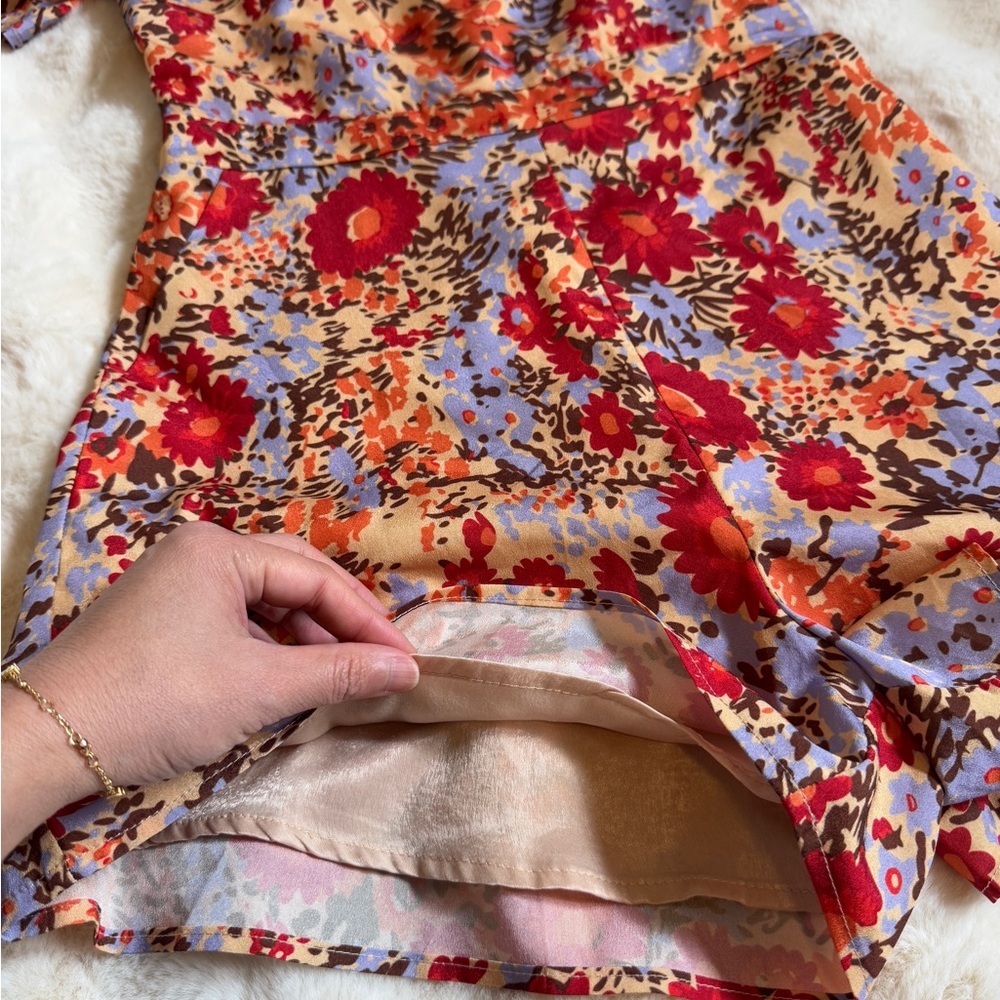 Floral V-Neck Romper ( my holiday romper ) Size M run small - Picture 14 of 15